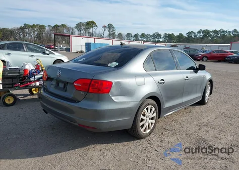 2014 Volkswagen Jetta 1.8T Se z USA, uszkodzony, nr VIN 3VWD07AJXEM443209